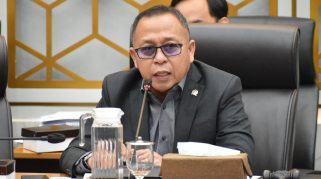 Anggota Komisi IV DPR RI, Agus Ambo Djiwa, saat menghadiri Rapat Dengar Pendapat Umum (RDPU) dengan DPRD Kabupaten Pasangkayu, Sulbar, di ruang rapat Komisi IV DPR RI, Kompleks Parlemen, Senayan, Jakarta, Senin (22/6/2026).